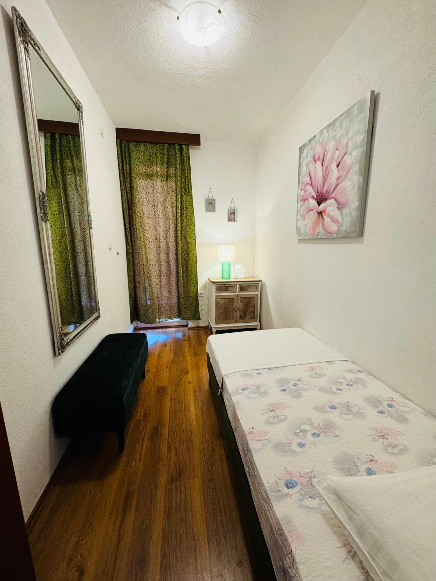 Residence Biocic Donji Okrug  Номер фото